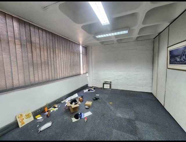 330M² WAREHOUSE TO LET IN ROODEKOP